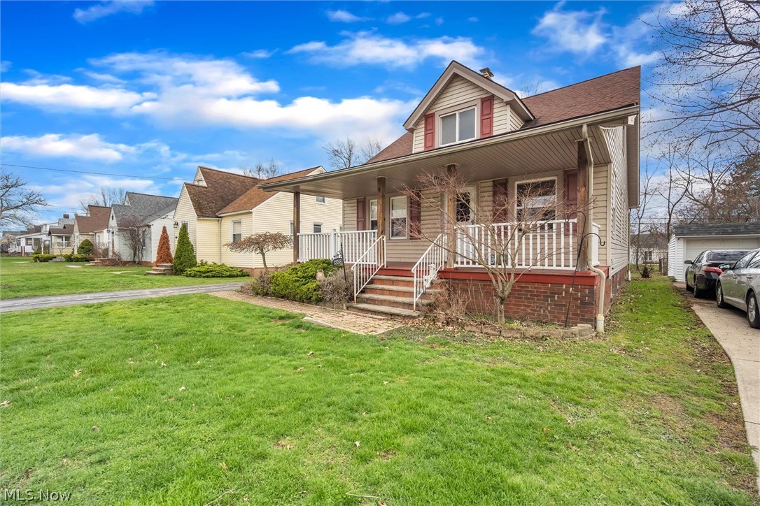 1358 Mayfield Ridge Road Cleveland, OH 44124 - Photo 2 of 19