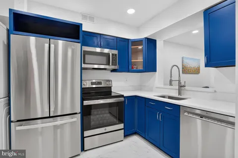 $425,000 | 1805 Crystal Drive, Unit 503S, Arlington, VA 22202