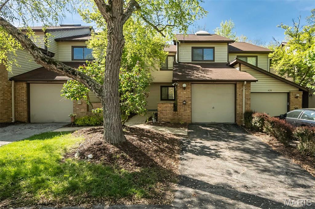 628 Painted Vista Drive Ballwin, MO 63021 - Photo 3 of 32