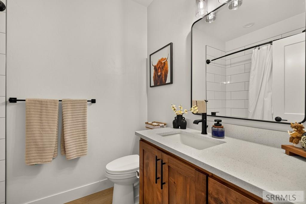 3042 Lin Road Idaho Falls, ID 83401 - Photo 35 of 68 Main Bathroom