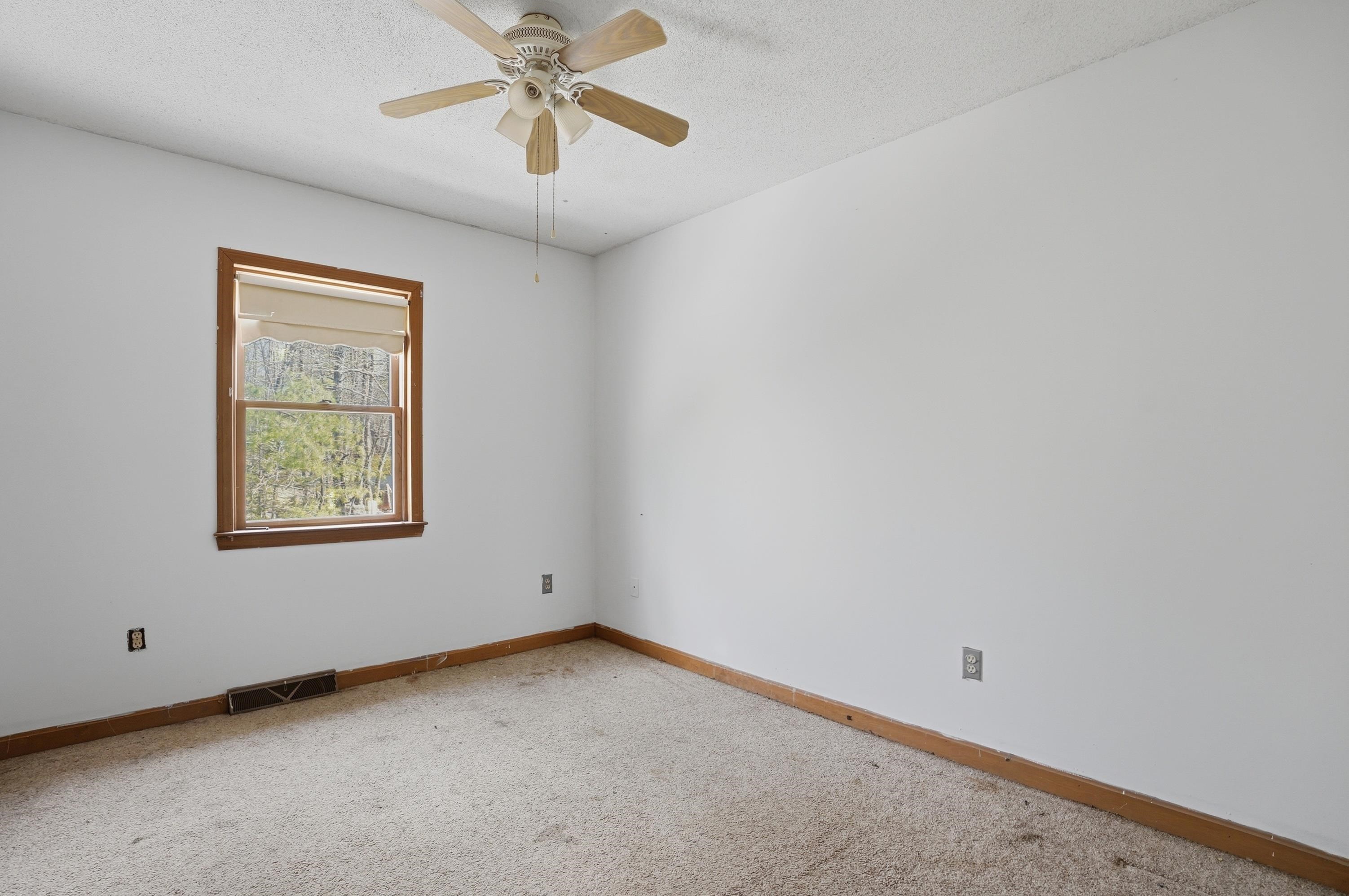 63 Kienia Road, Unit B Hudson, NH 03051 - Photo 32 of 39
