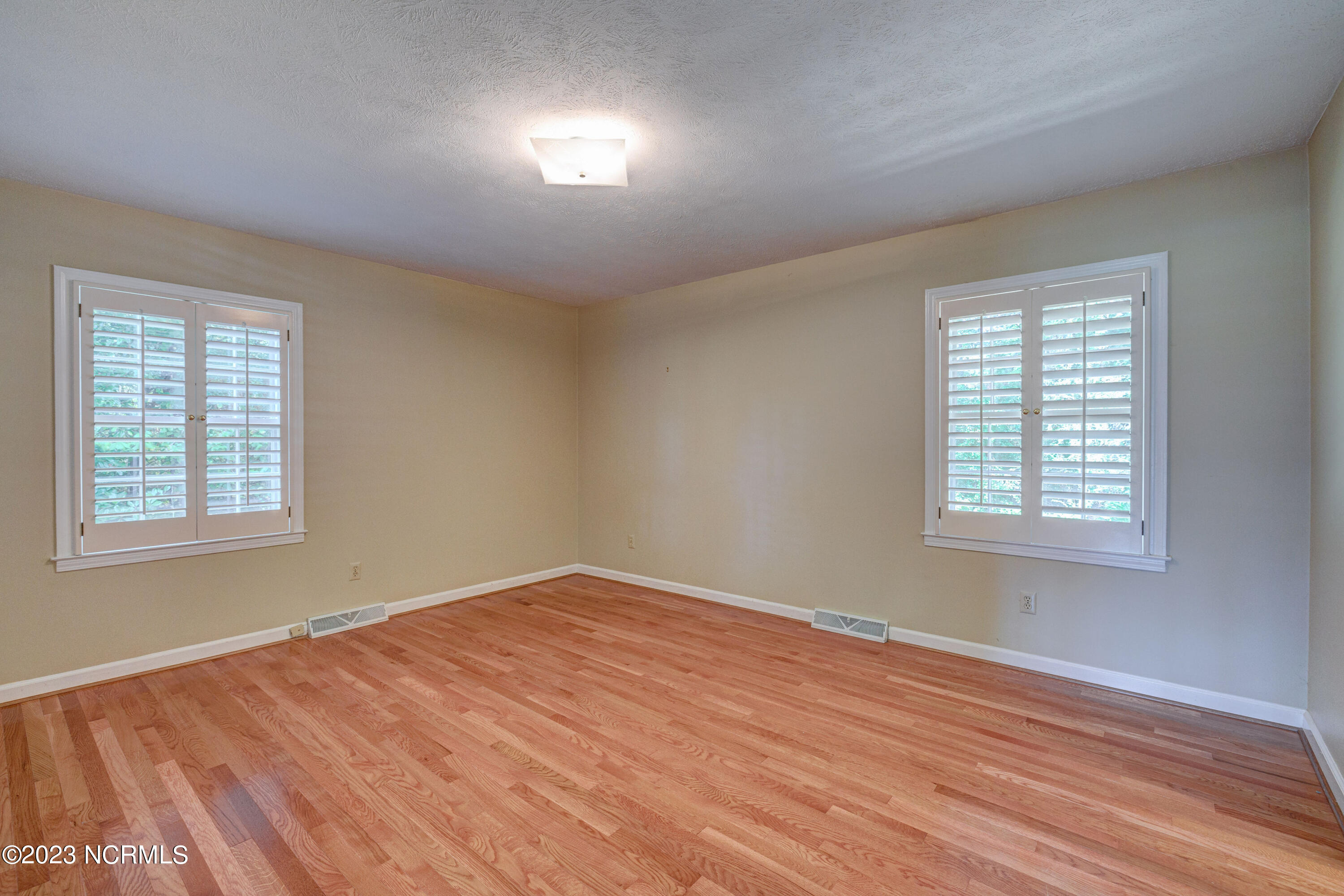 660 Bowen Road Harrells, NC 28444 - Photo 19 of 32 master bedroom
