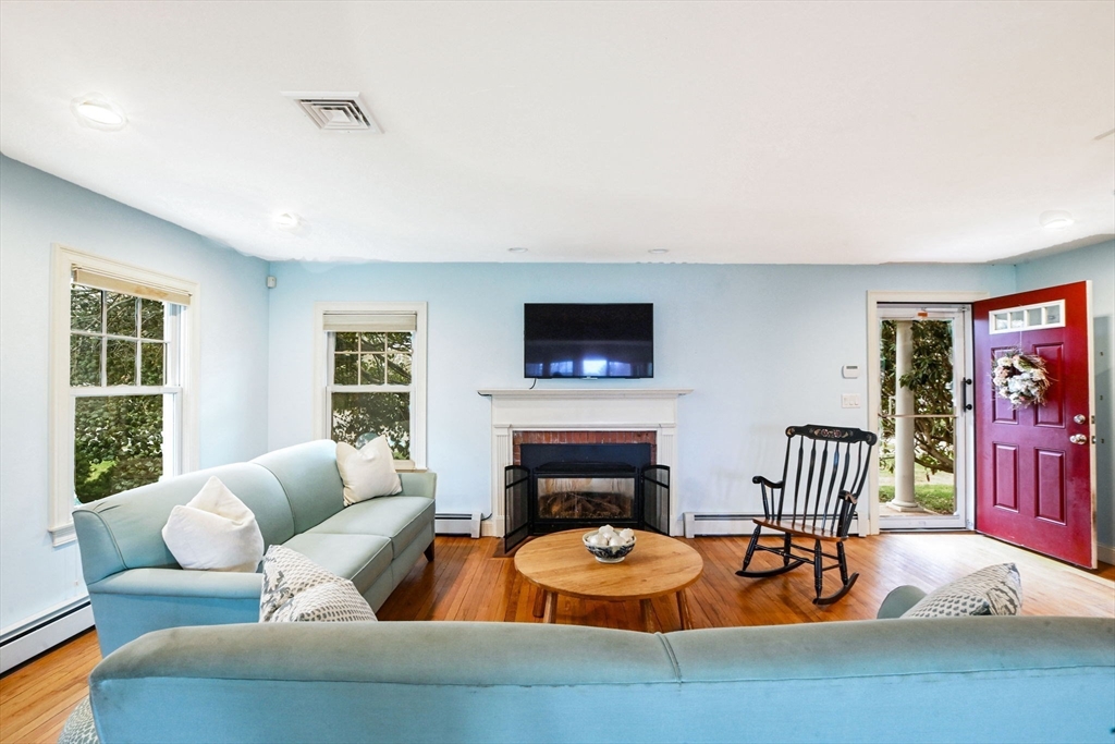 400 Davisville Road Falmouth, MA 02536 - Photo 15 of 37