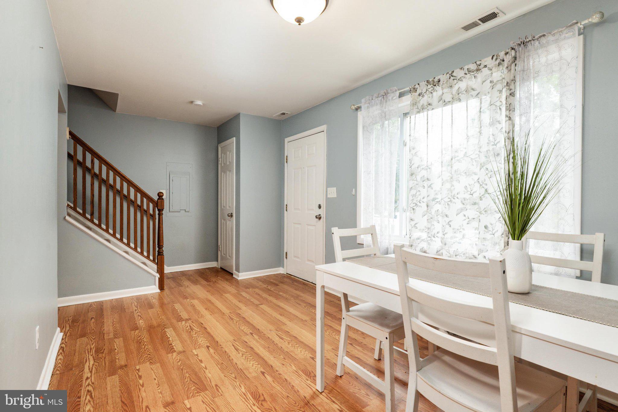 1734 Ridgely Road Edgewater, MD 21037 - Photo 3 of 33 A welcoming space that adapts to your lifestyle