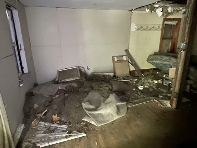 a picture of water heater room