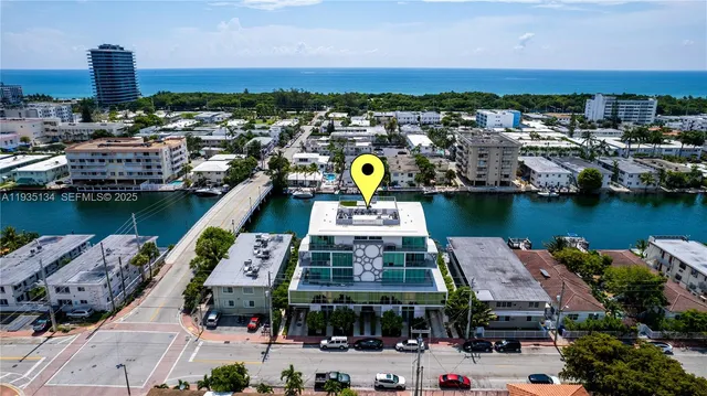 $250 | 8425 Crespi Boulevard, Miami Beach, FL 33141