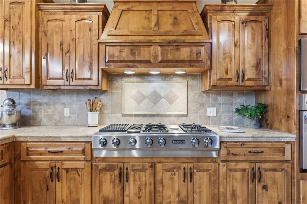 8980 Rowen Road De Soto, KS 66018 - Photo 13 of 69