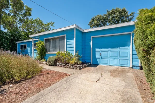 $389,000 | 212 Tedford Avenue, Ukiah, CA 95482