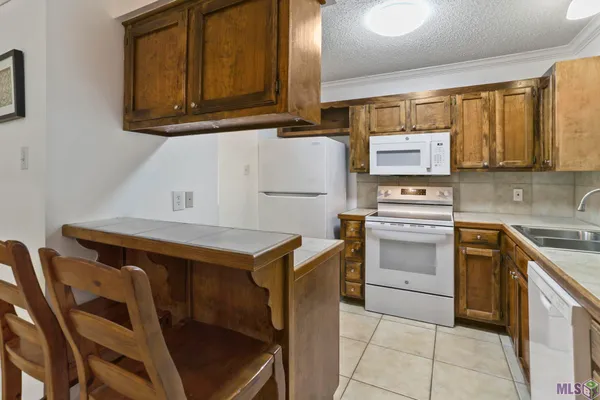 $144,900 | 954 Ridgepoint Court, Unit 15D, Baton Rouge, LA 70810