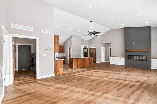 $769,999 | 18986 Jackson Street Northeast, East Bethel, MN 55011
