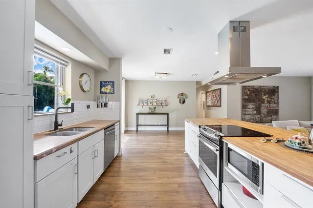 $887,000 | 1530 Northeast 53rd Street, Fort Lauderdale, FL 33334