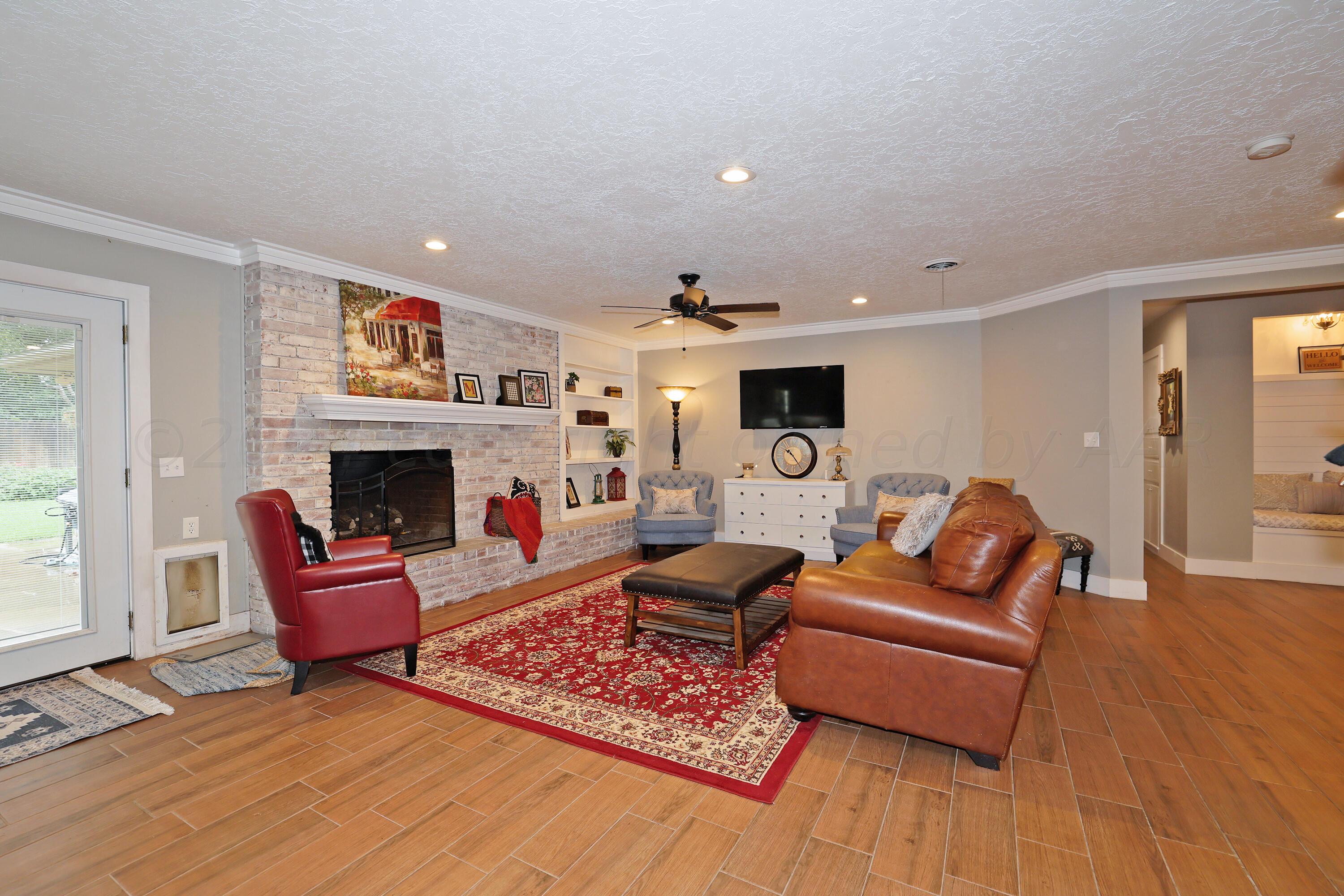 6308 Gainsborough Road Amarillo, TX 79106 - Photo 14 of 44 Living Area2