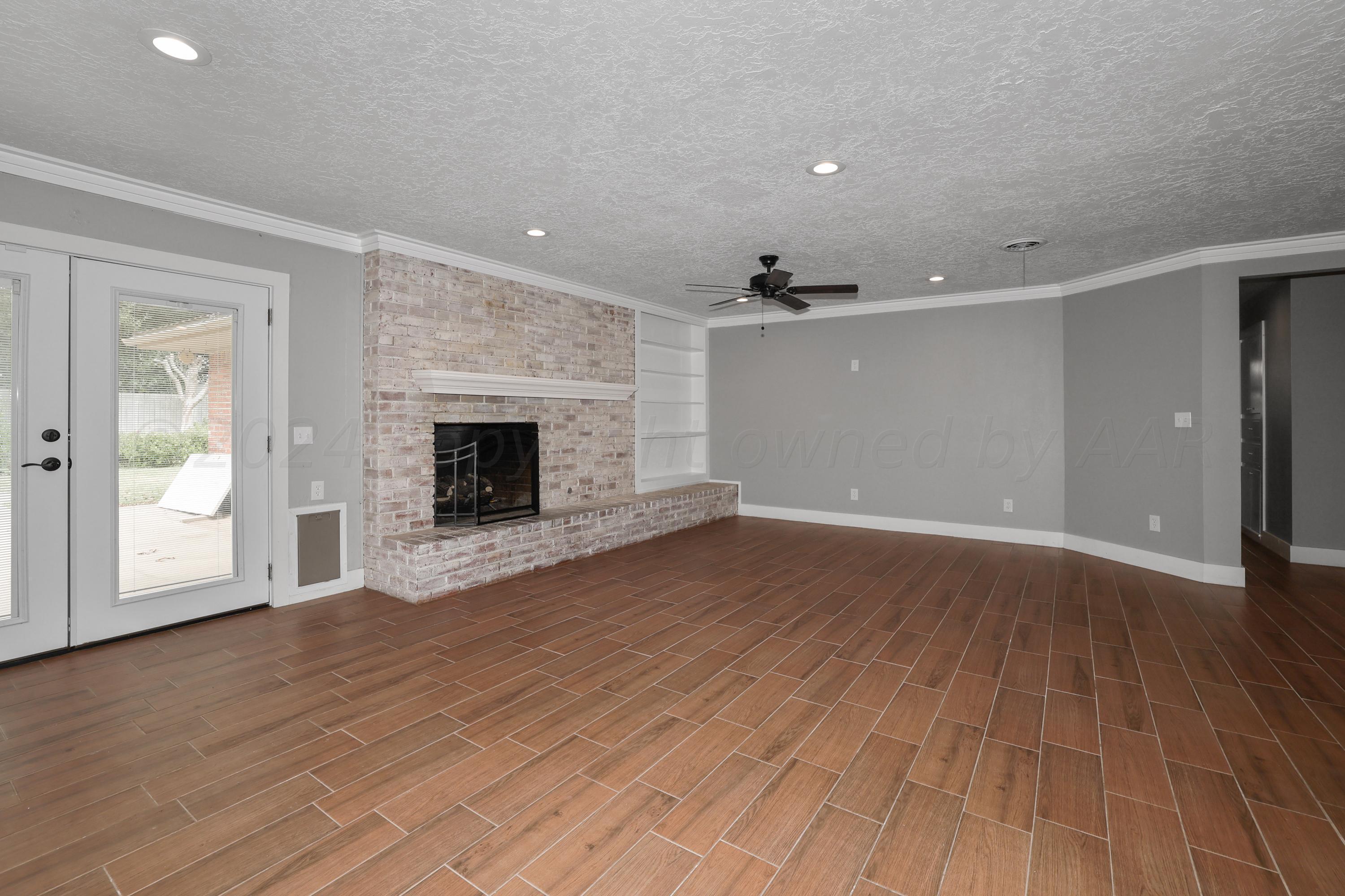 6308 Gainsborough Road Amarillo, TX 79106 - Photo 15 of 44 7-Living Area