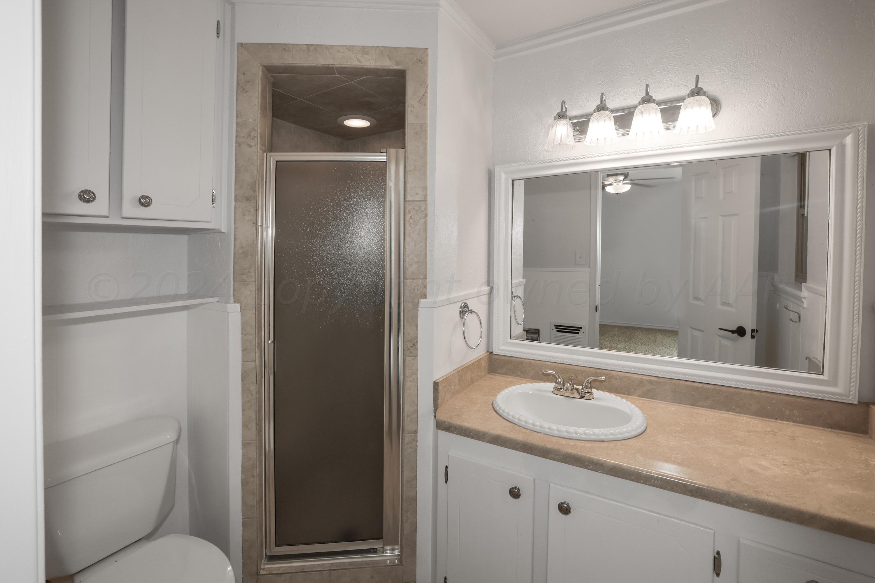 6308 Gainsborough Road Amarillo, TX 79106 - Photo 25 of 44 13-Primary Bath