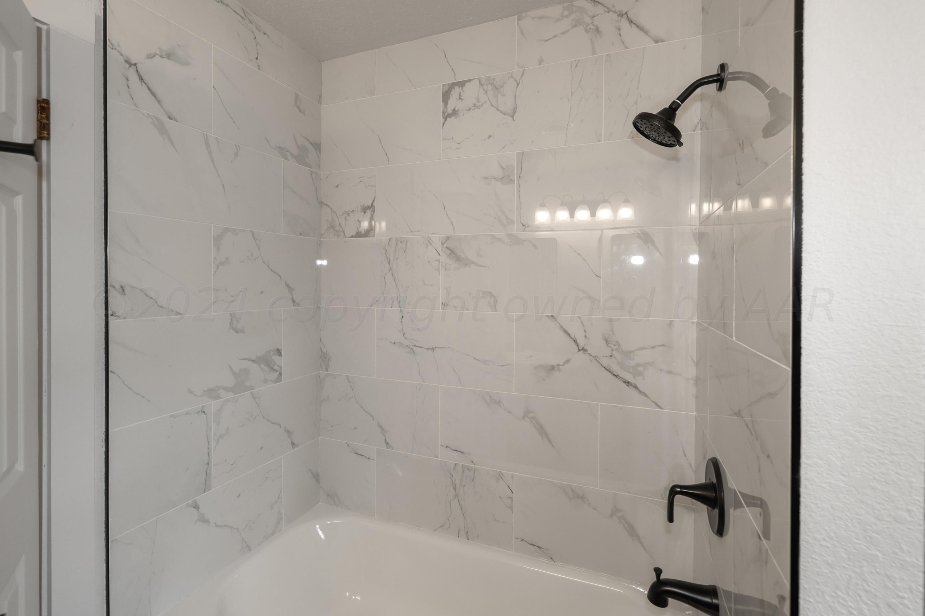 6308 Gainsborough Road Amarillo, TX 79106 - Photo 35 of 44 22-Bathroom