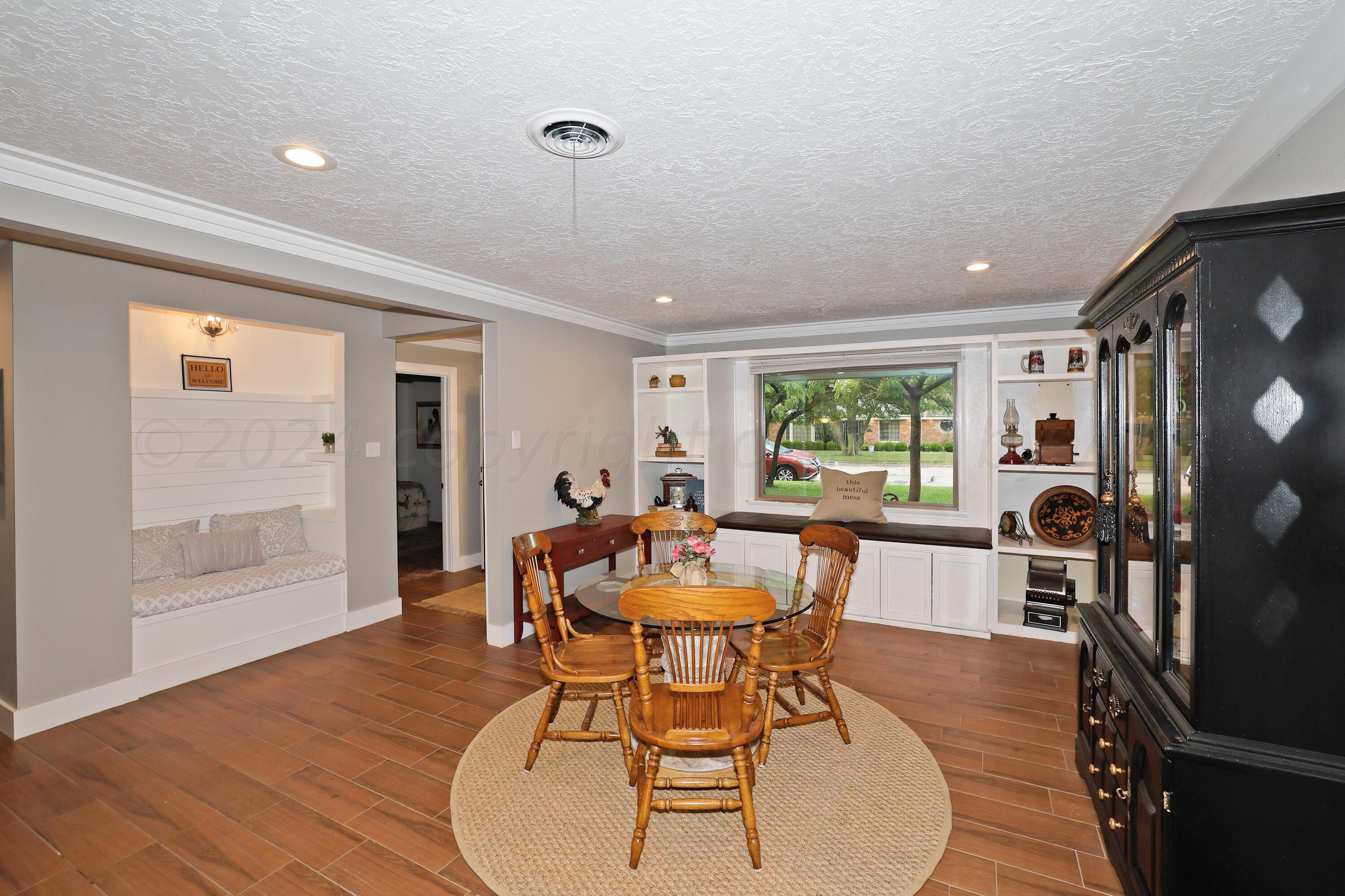 6308 Gainsborough Road Amarillo, TX 79106 - Photo 8 of 44 Dining Area