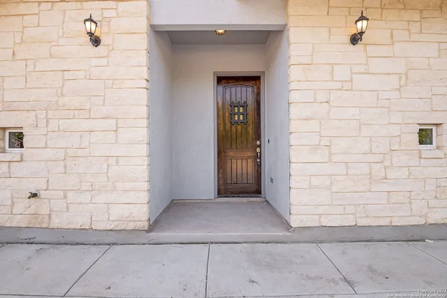 $1,450 | 139 San Salvador Avenue, Unit 103, San Antonio, TX 78210