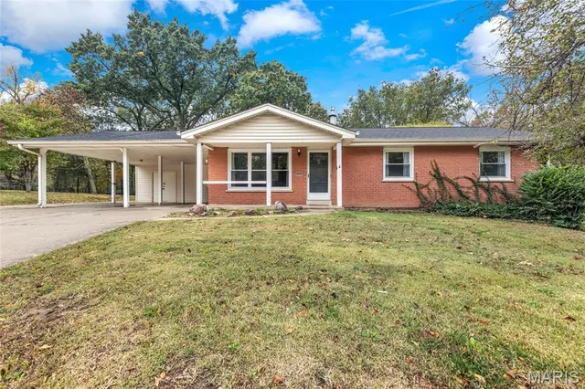 $330,000 | 2221 Muegge Road, St. Charles, MO 63303