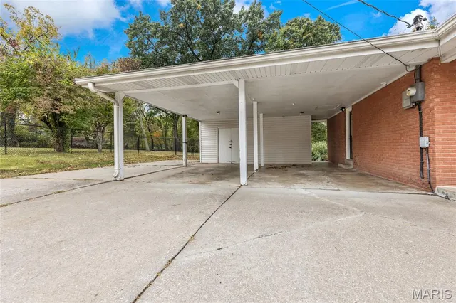 $330,000 | 2221 Muegge Road, St. Charles, MO 63303