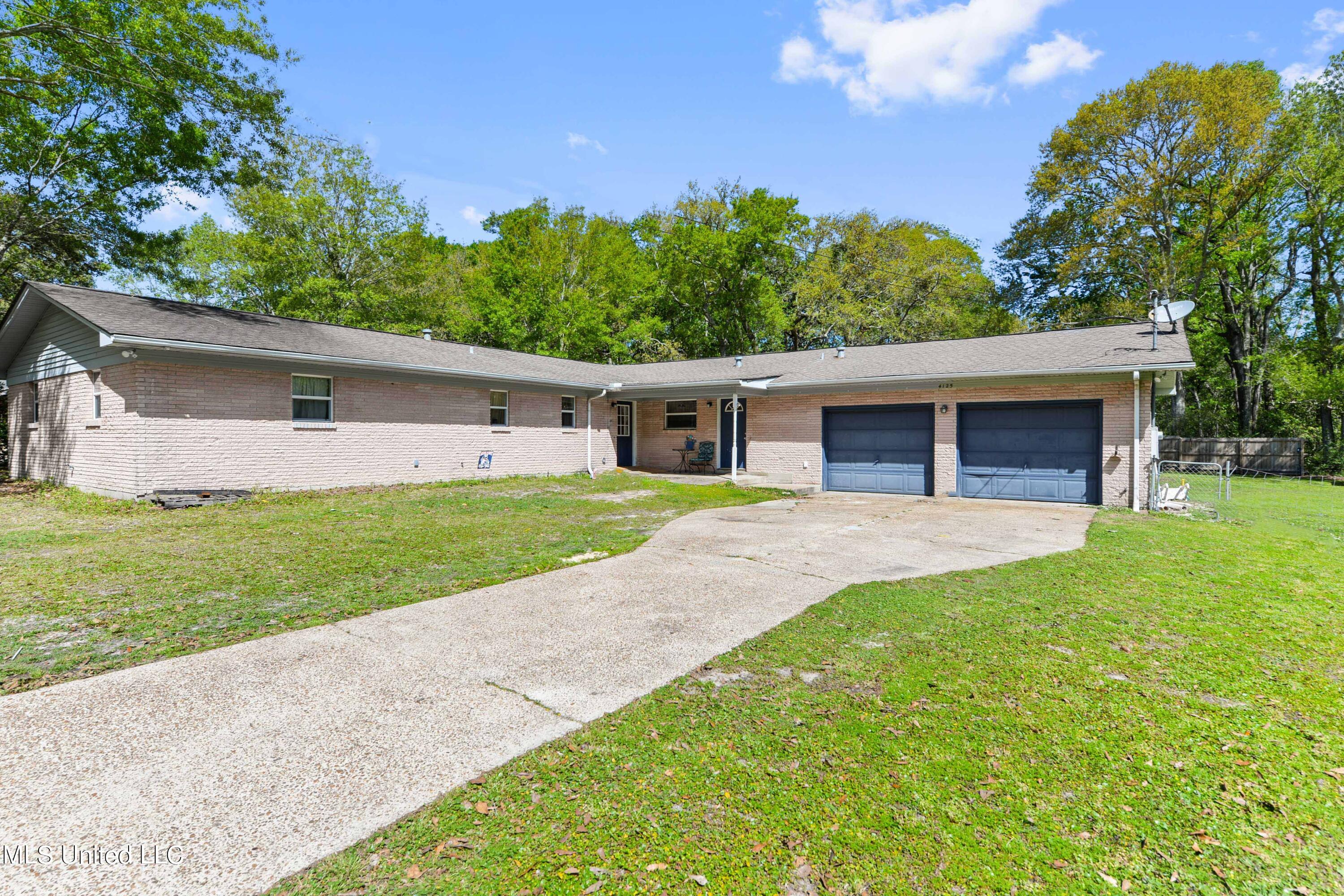 4125 Del Rosa Avenue Moss Point, MS 39563 - Photo 1 of 33 4125 Del Rosa Ave