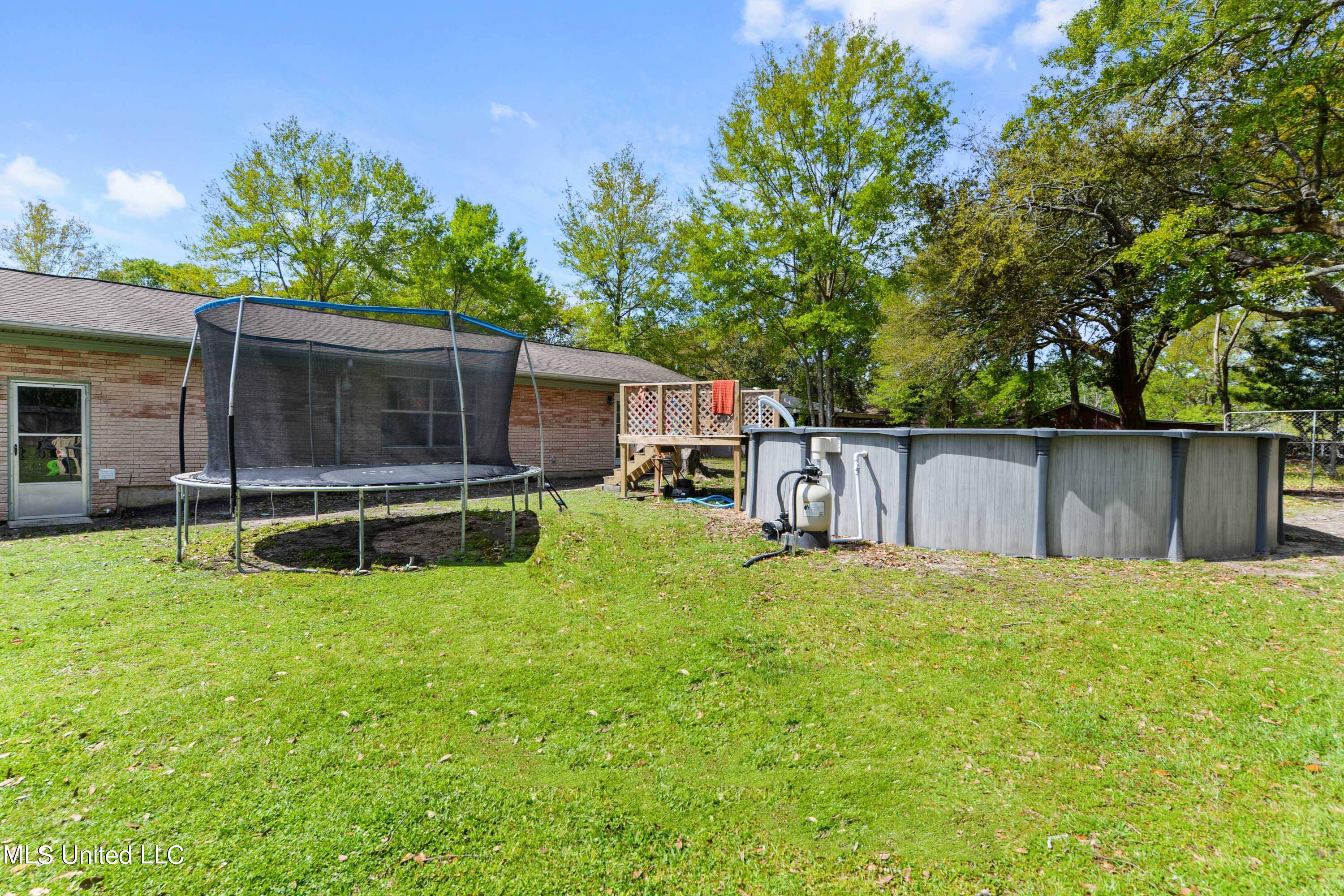 4125 Del Rosa Avenue Moss Point, MS 39563 - Photo 22 of 33 Trampoline w/ Enclosure