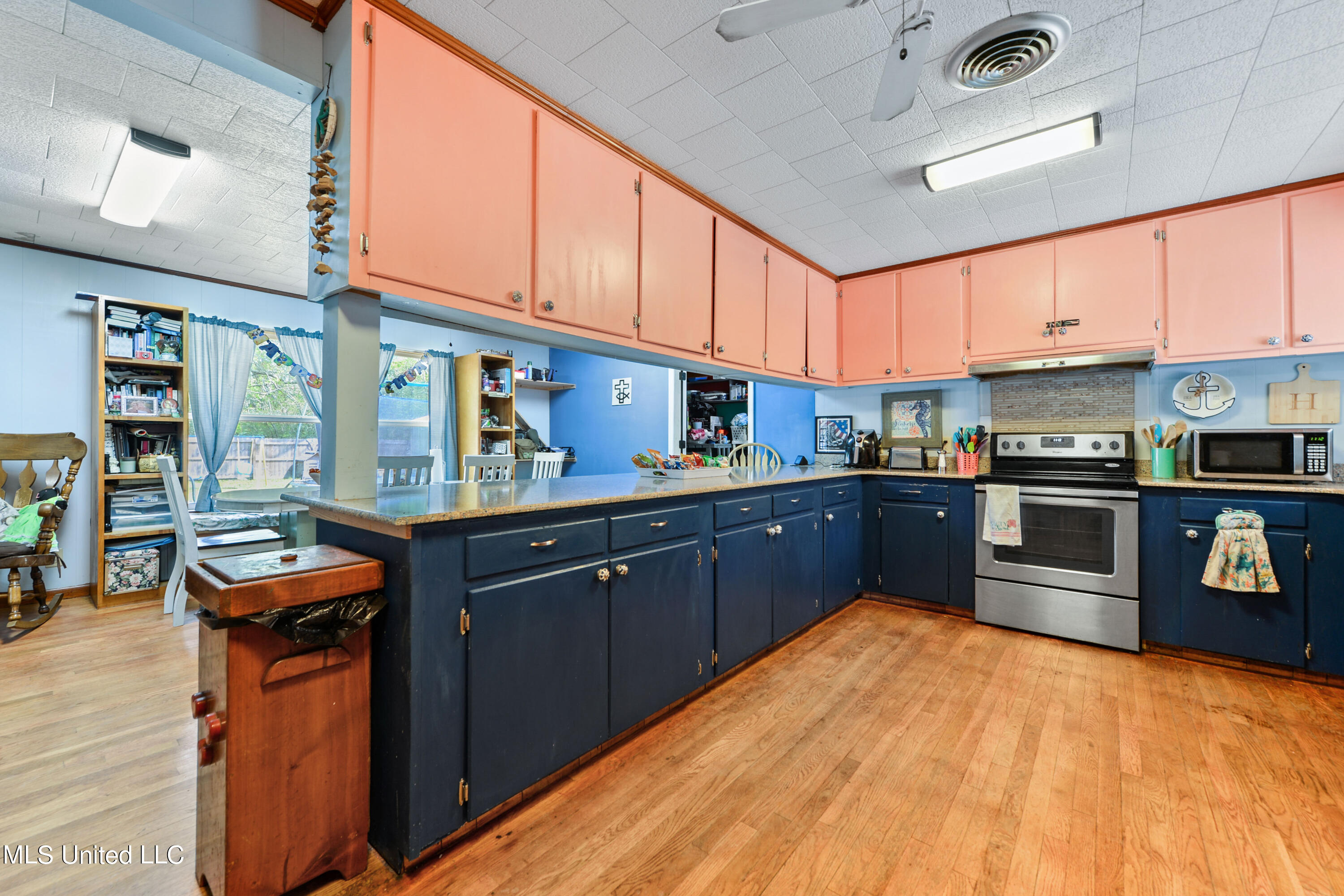 4125 Del Rosa Avenue Moss Point, MS 39563 - Photo 3 of 33 Large Kitchen