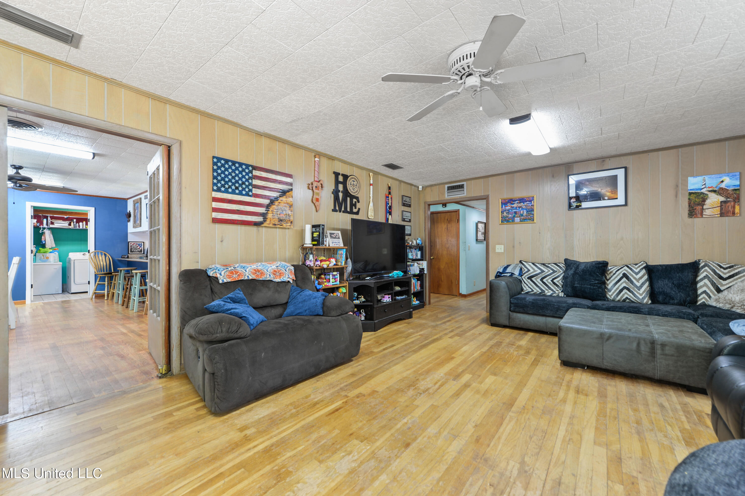 4125 Del Rosa Avenue Moss Point, MS 39563 - Photo 9 of 33 Living Room