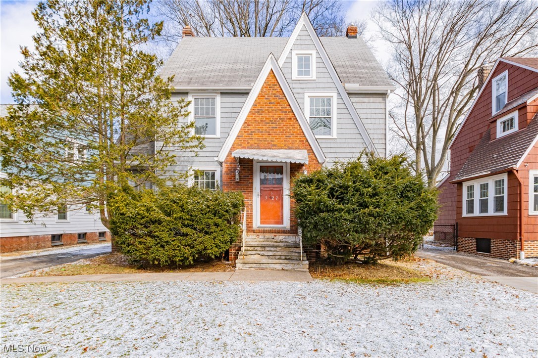 3827 Northampton Road Cleveland Heights, OH 44121 - Photo 1 of 5