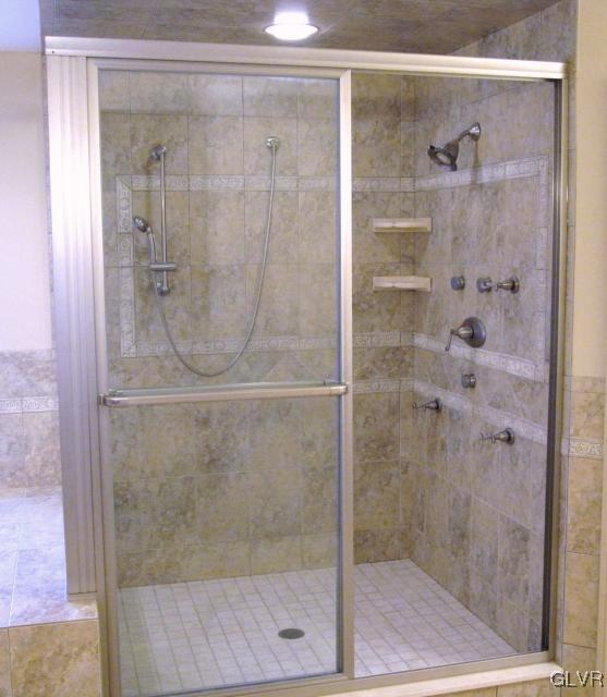 3575 Manor Road Bethlehem, PA 18020 - Photo 12 of 25 Gallery Image 12