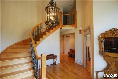 3575 Manor Road Bethlehem, PA 18020 - Photo 3 of 25 Gallery Image 3