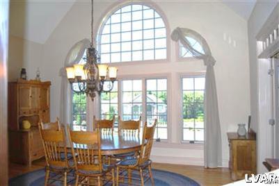 3575 Manor Road Bethlehem, PA 18020 - Photo 4 of 25 Gallery Image 4