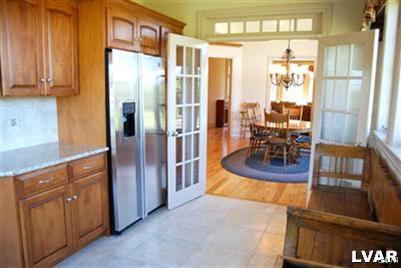 3575 Manor Road Bethlehem, PA 18020 - Photo 5 of 25 Gallery Image 5