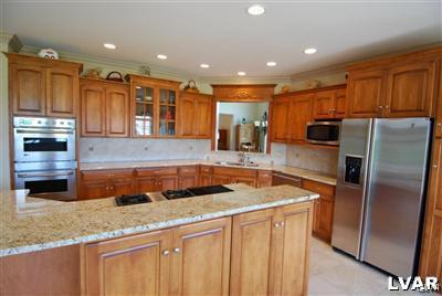 3575 Manor Road Bethlehem, PA 18020 - Photo 6 of 25 Gallery Image 6