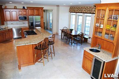 3575 Manor Road Bethlehem, PA 18020 - Photo 8 of 25 Gallery Image 8