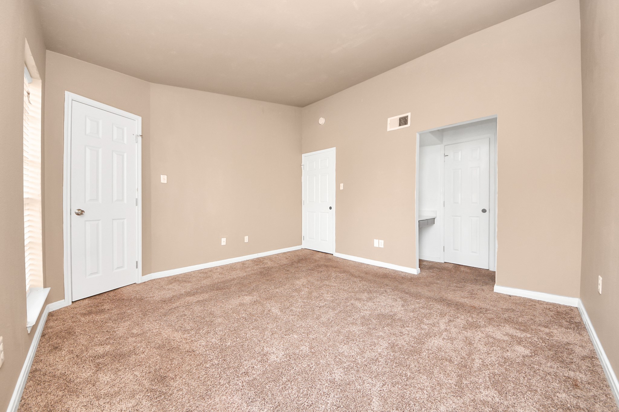 3600 Jeanetta Street, Unit 704 Houston, TX 77063 - Photo 20 of 21 a view of an empty room