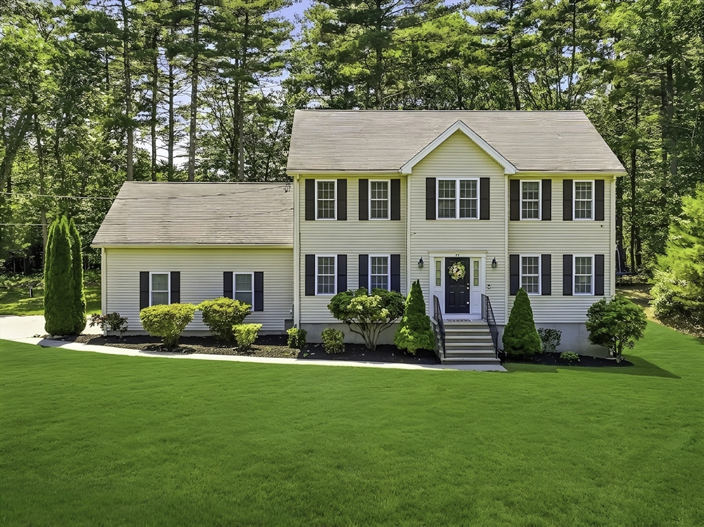 88 Northbridge Street Mendon, MA 01756 - Photo 2 of 41
