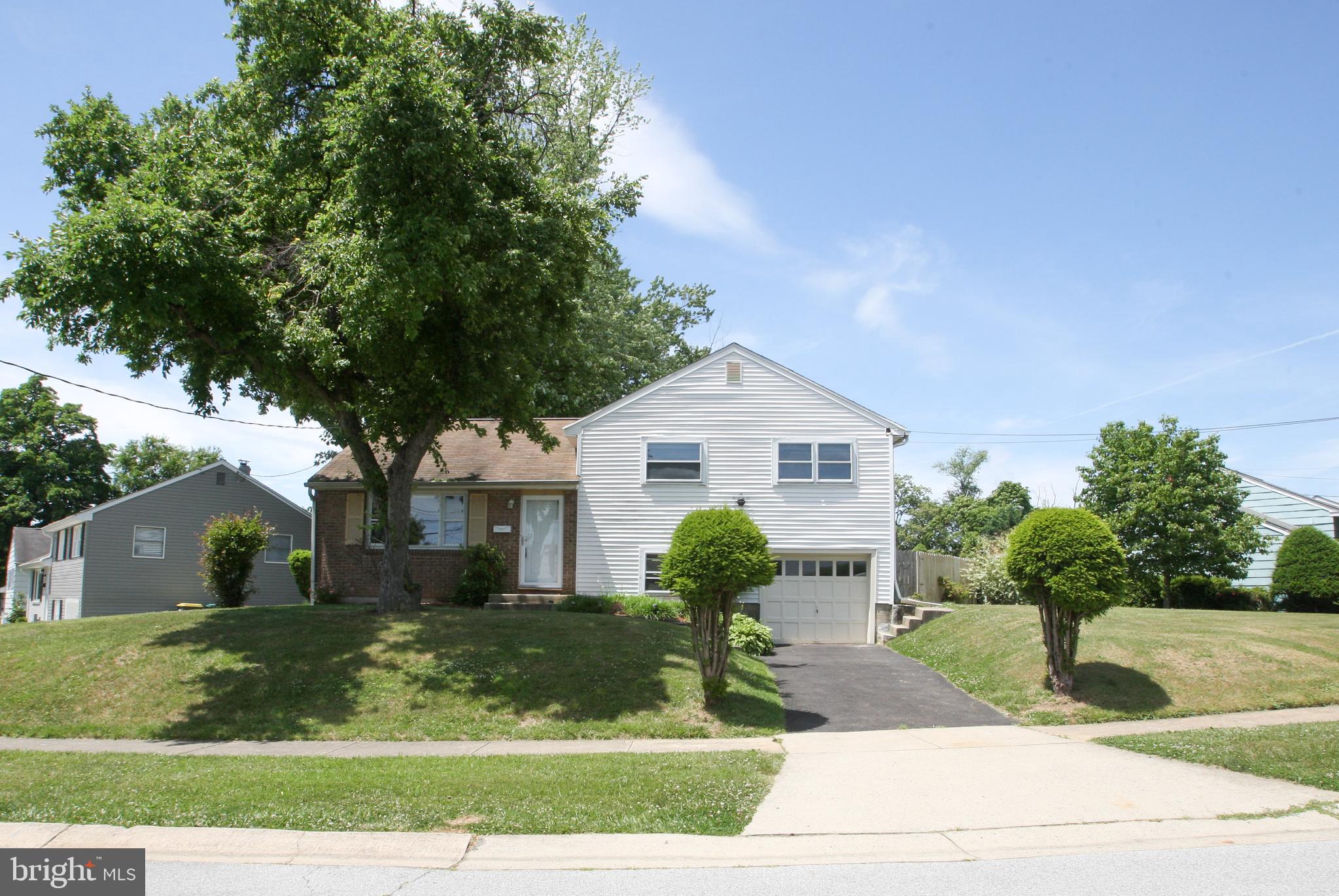 12 Russell Road New Castle, DE 19720 - Photo 2 of 19 Gallery Image 2