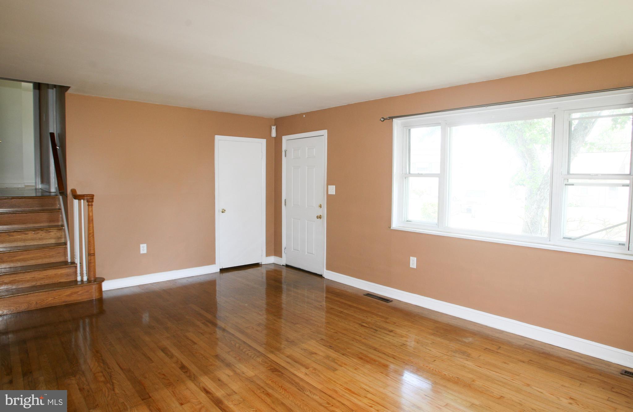 12 Russell Road New Castle, DE 19720 - Photo 3 of 19 Gallery Image 3