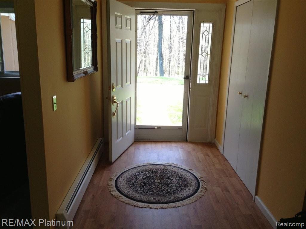 11363 Toma Road Pinckney, MI 48169 - Photo 4 of 21 Foyer