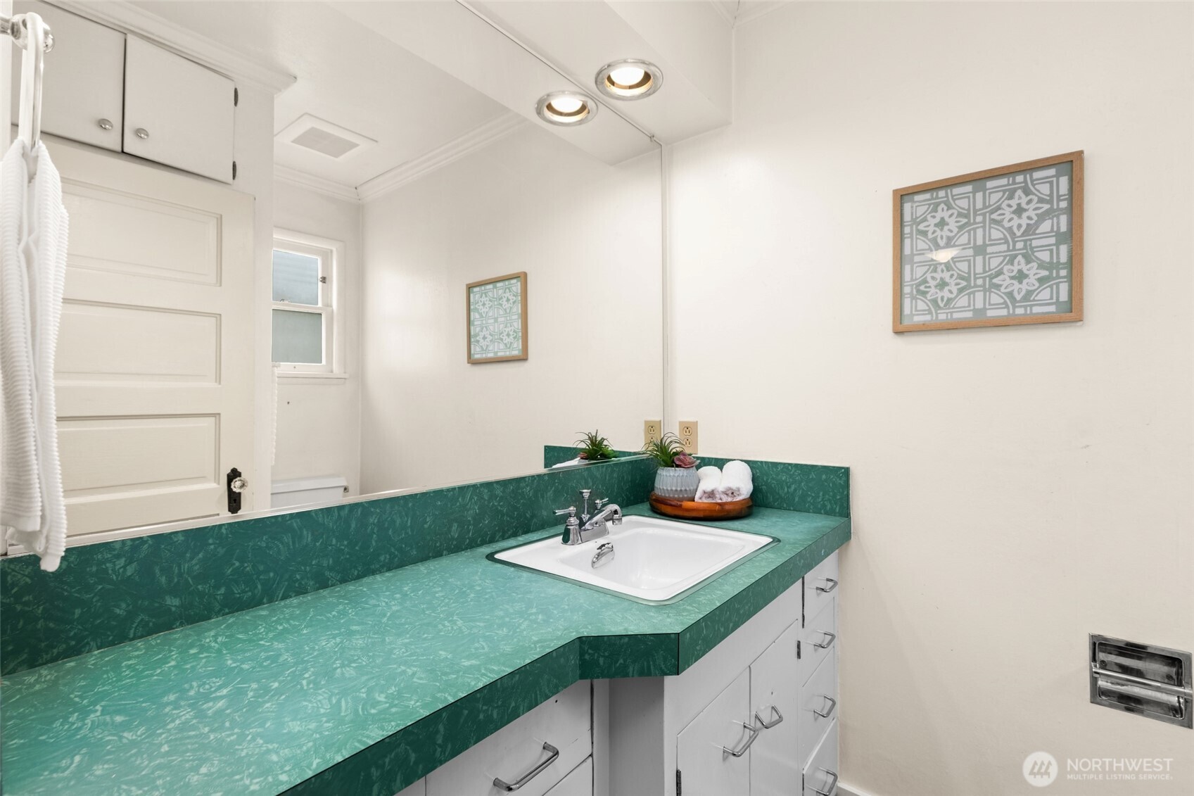 119 North 83rd Street Seattle, WA 98103 - Photo 15 of 25