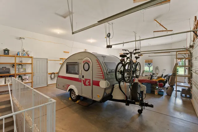 $1,099,999 | 3810 East Evan Lane, Colbert, WA 99005