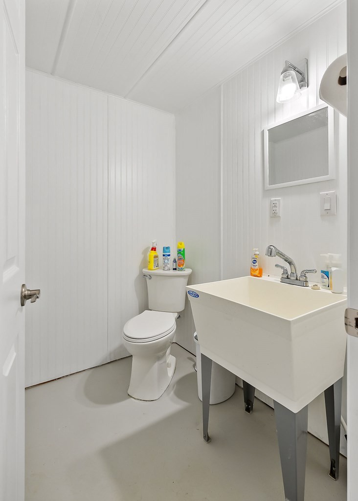 14630 Old Kentucky Road Walling, TN 38587 - Photo 21 of 32