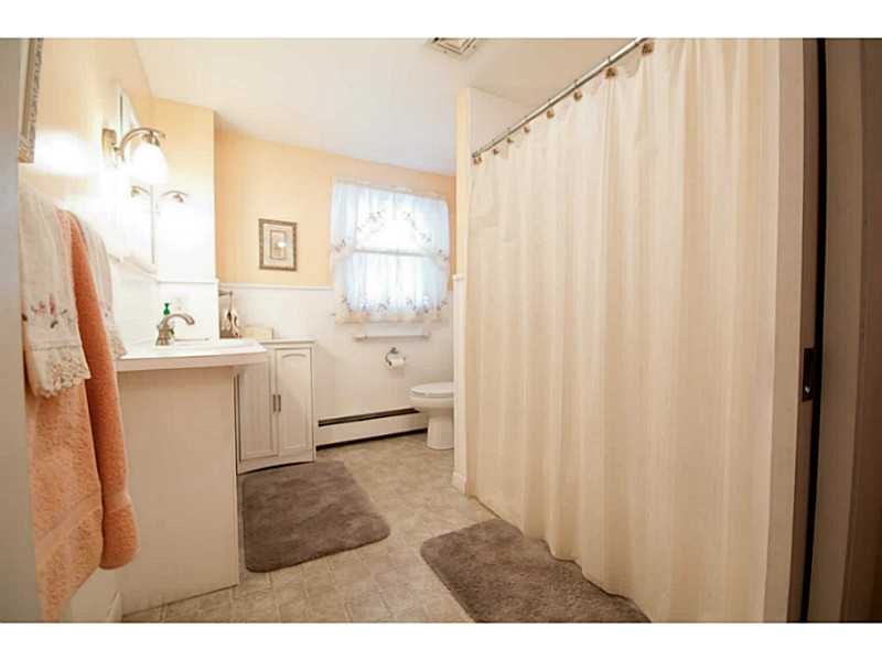 95 Rip Van Winkle Circle Warwick, RI 02886 - Photo 8 of 21 Bathroom.
