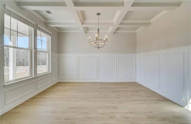 a view of empty room with window