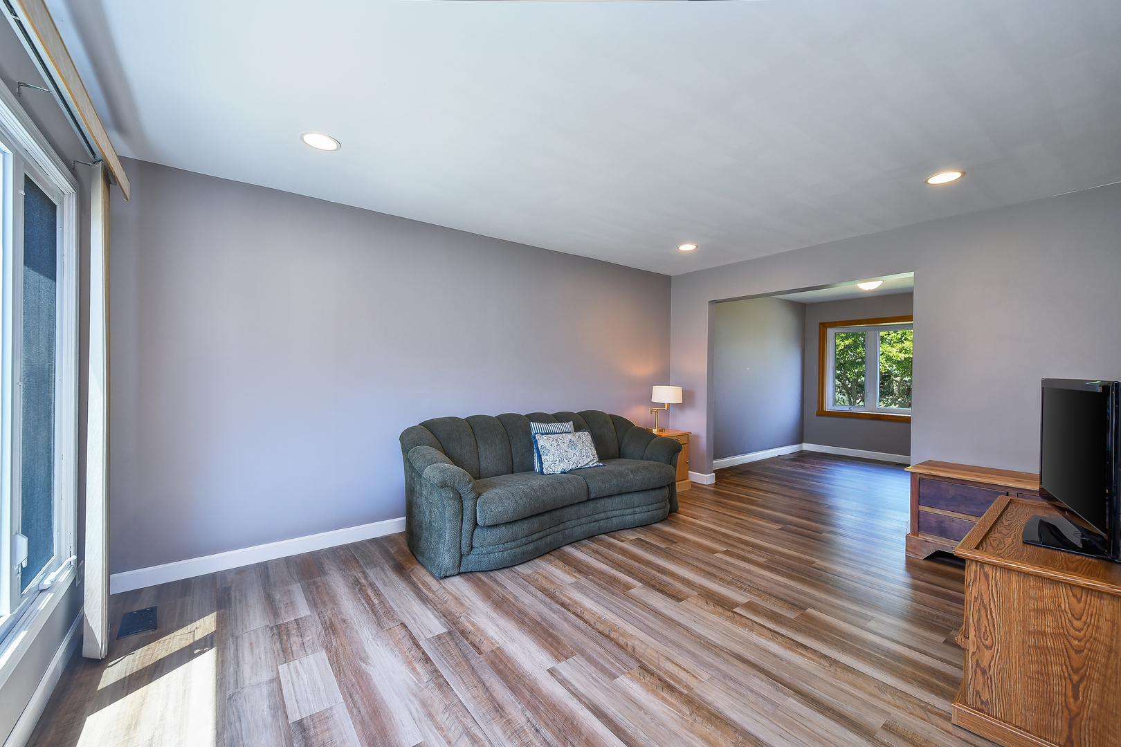 297 Springbrook Lane Carol Stream, IL 60188 - Photo 6 of 38