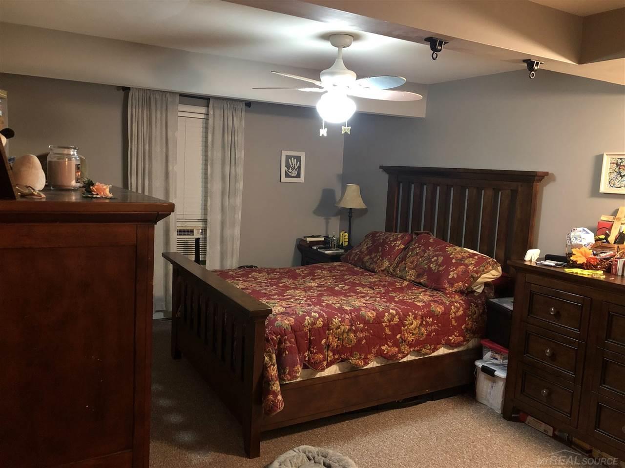 7373 Lakeshore Road Lexington, MI 48450 - Photo 5 of 20 50051274-4.JPG