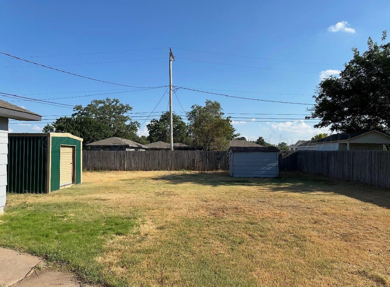 508 9th Avenue Canyon, TX 79015 - Photo 13 of 15 backyard