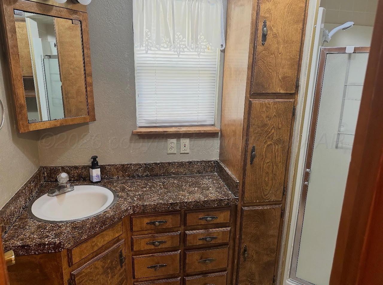 508 9th Avenue Canyon, TX 79015 - Photo 10 of 15 Bath 2