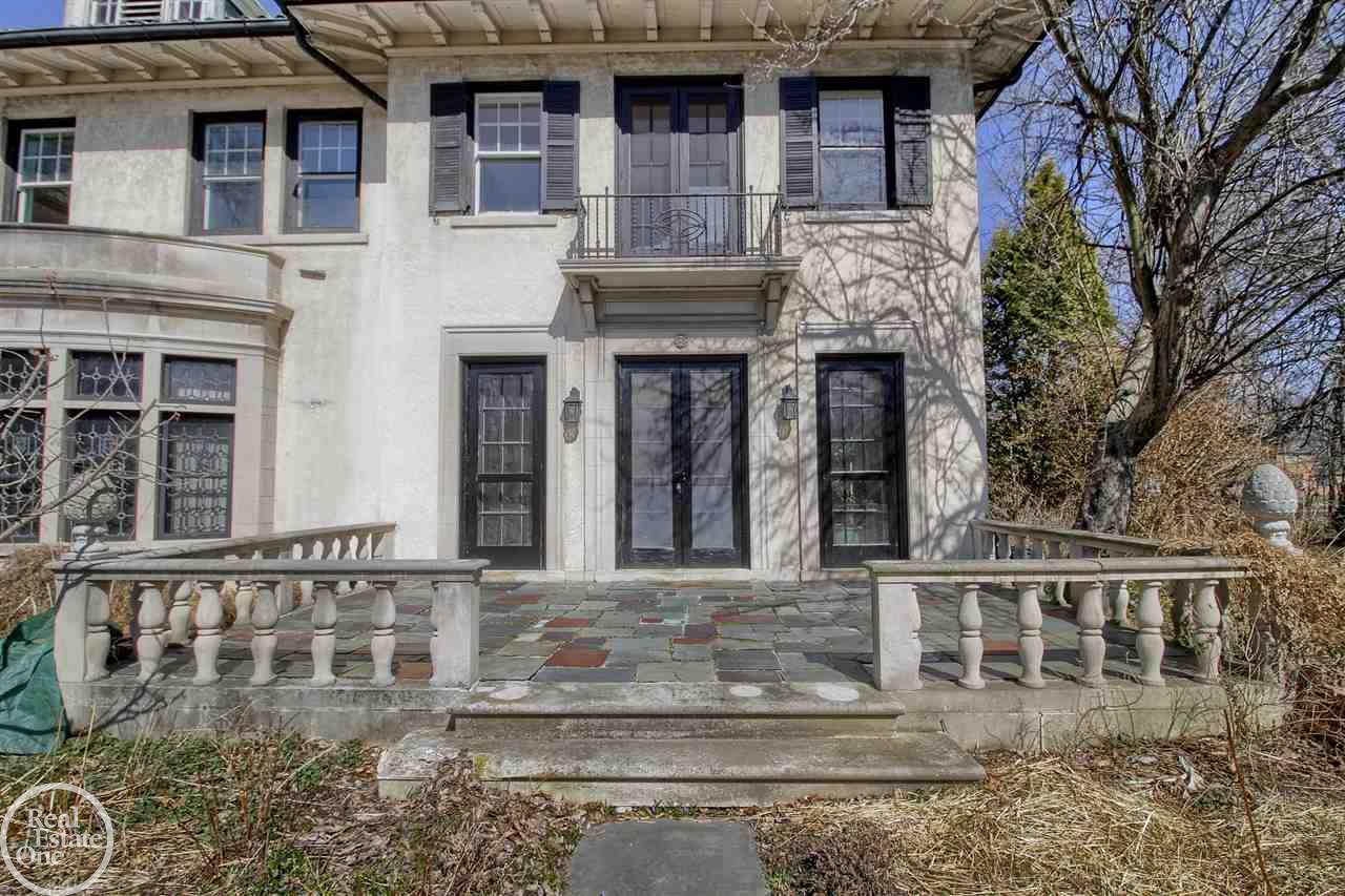 1005 Whittier Road Grosse Pointe, MI 48230 - Photo 56 of 63 31375442-55.JPG