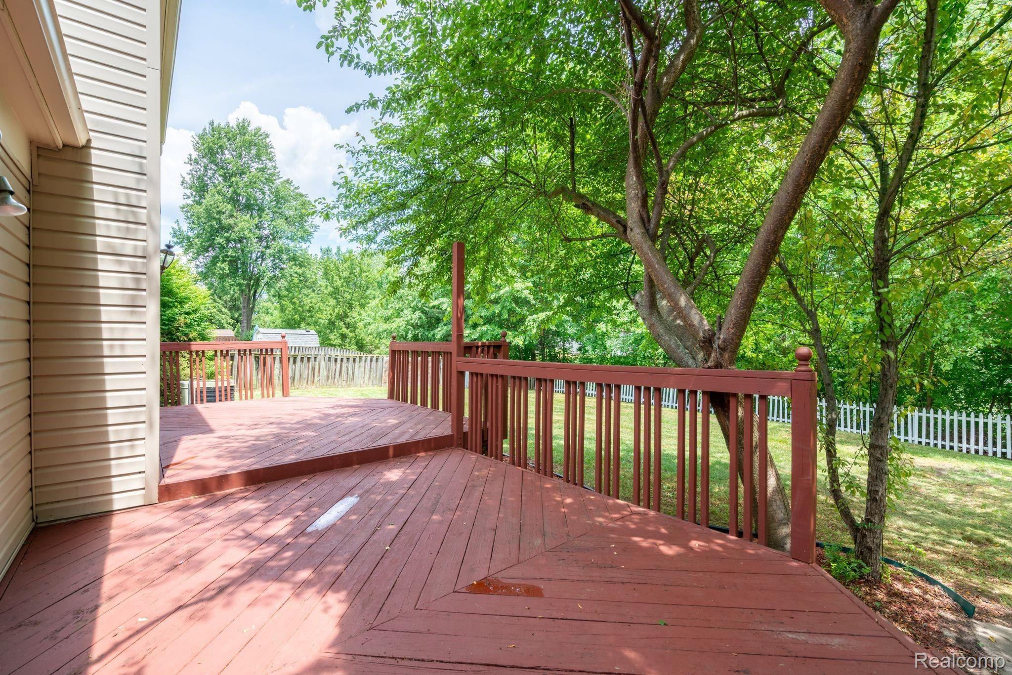 645 Worthington Road Canton, MI 48188 - Photo 22 of 30 Deck